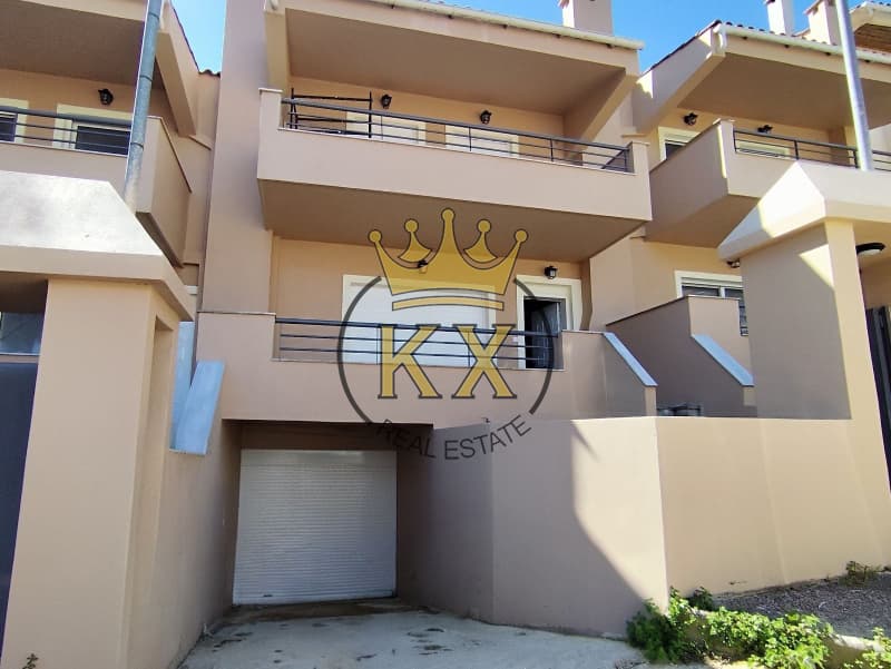 House in Kapitenia, Agios Stefanos — Photo 1 of 28