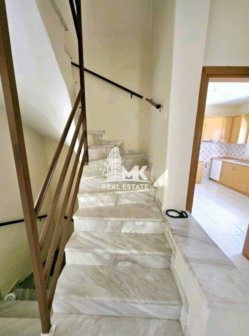 House in Panorama, Panorama — Photo 4 of 30