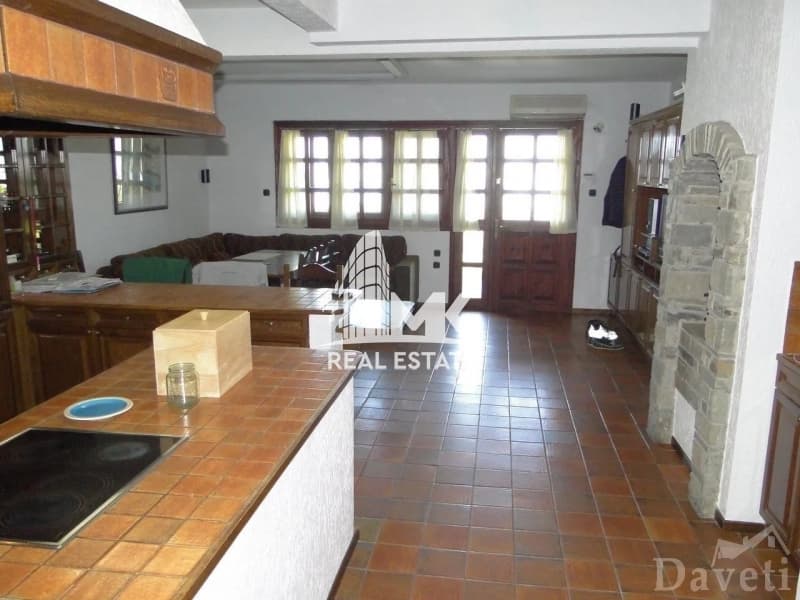 House in Panorama, Panorama — Photo 10 of 20