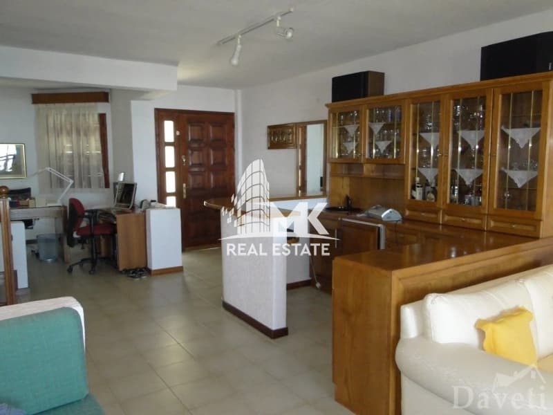 House in Panorama, Panorama — Photo 7 of 20
