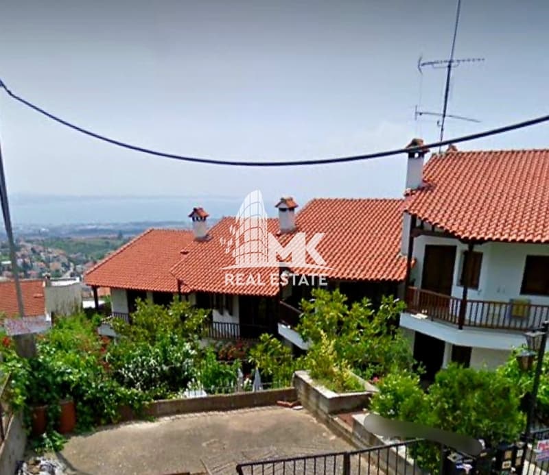House in Panorama, Panorama — Photo 2 of 20