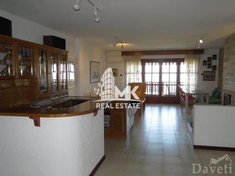 House in Panorama, Panorama — Photo 8 of 20