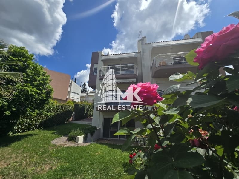 House in Panorama, Panorama — Photo 1 of 27