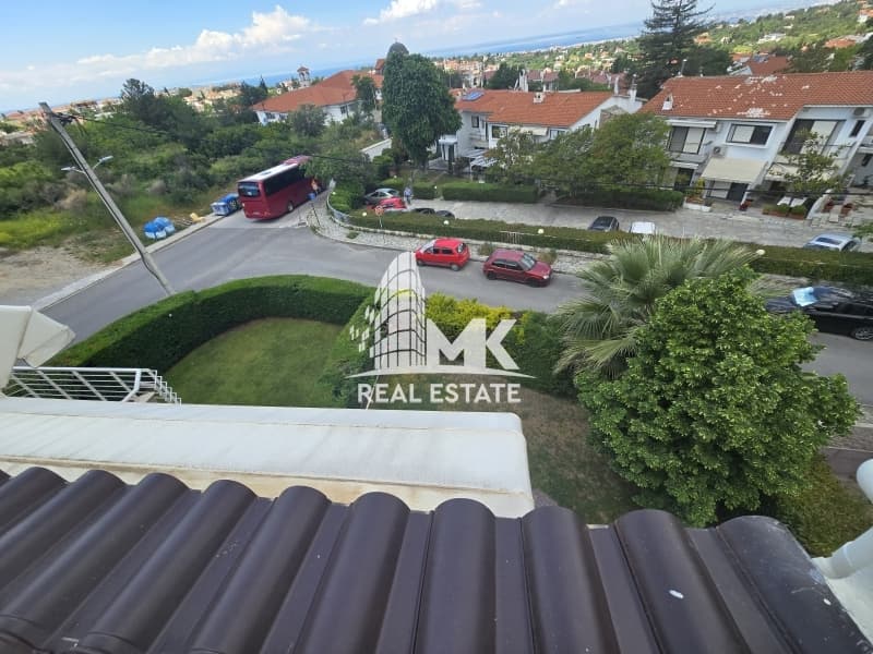 House in Panorama, Panorama — Photo 21 of 27