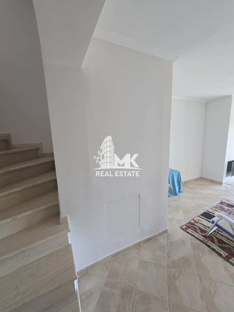 House in Panorama, Panorama — Photo 20 of 27