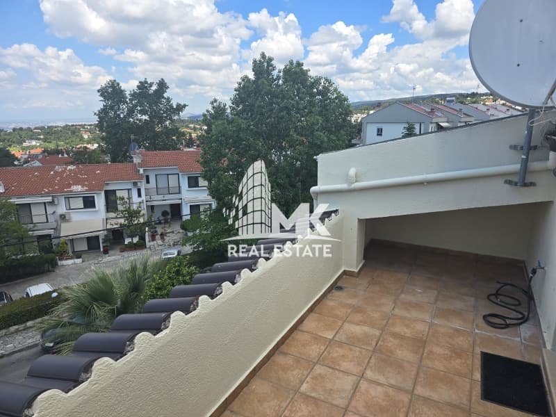 House in Panorama, Panorama — Photo 24 of 27