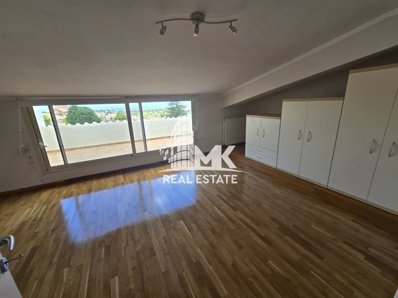 House in Panorama, Panorama — Photo 4 of 27