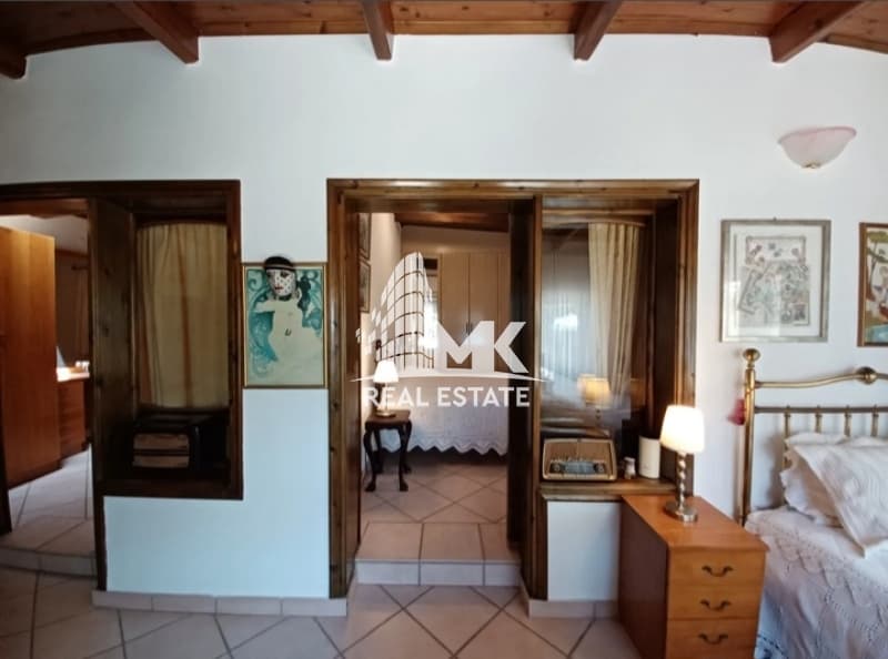 House in Loutra, Pallini — Photo 16 of 25
