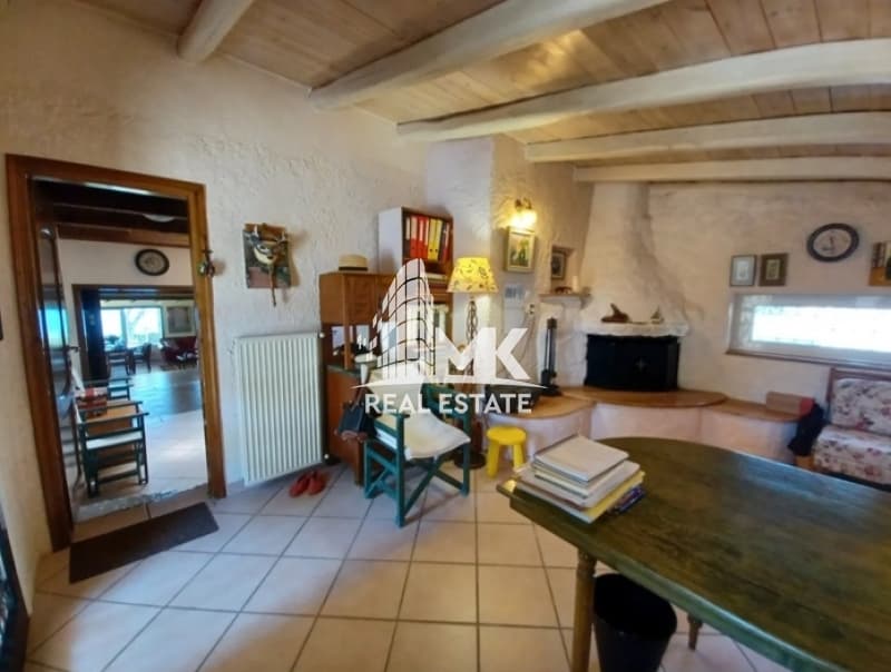 House in Loutra, Pallini — Photo 14 of 25