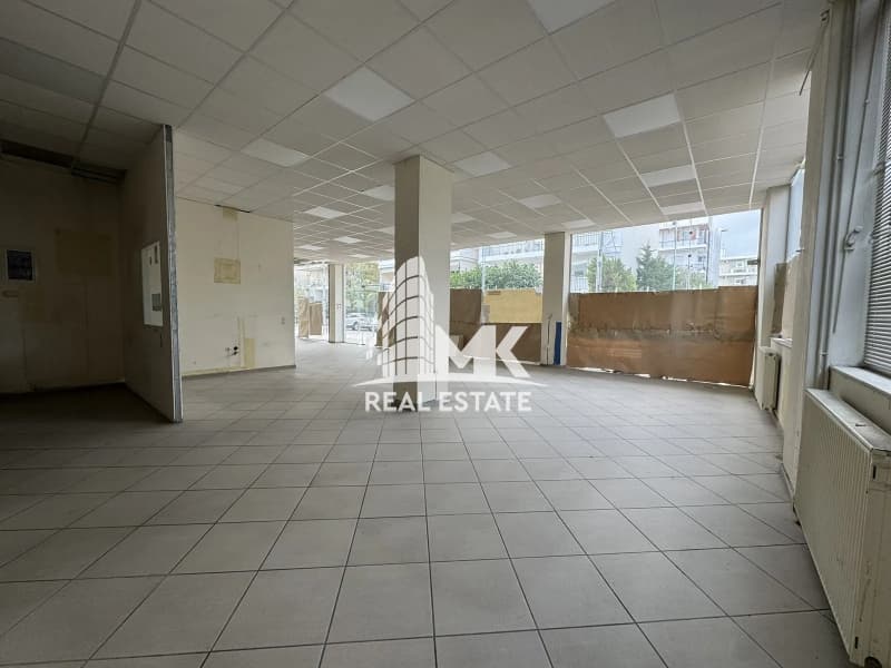 Retail Store in Paradeisos, Agia Paraskevi — Photo 1 of 9