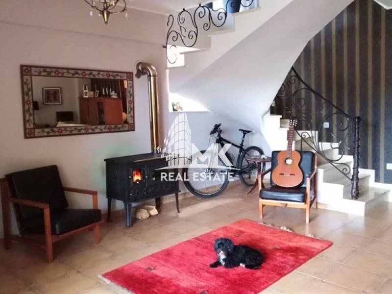 House in Panorama, Panorama — Photo 14 of 17