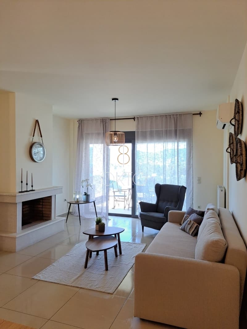 Apartment in Porto Rafti, Vravrona — Photo 1 of 15