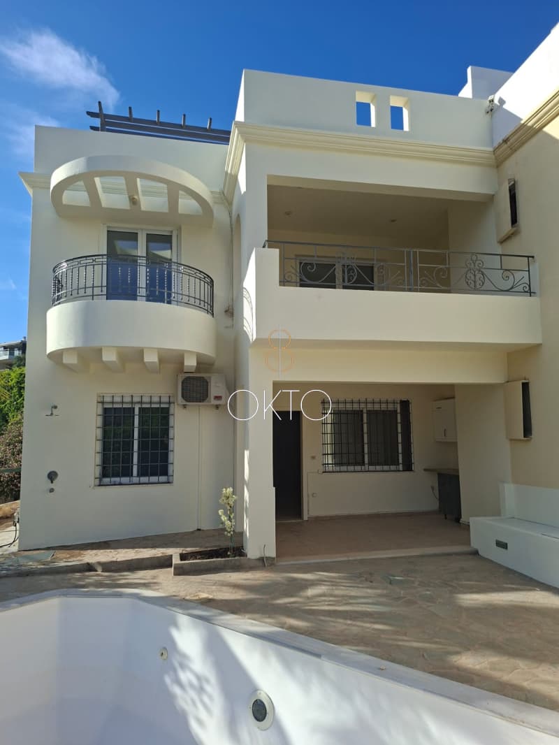 House in Porto Rafti, Vravrona — Photo 1 of 15