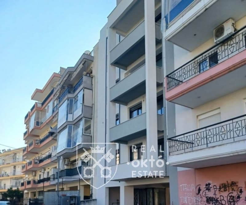 House in Evosmo, Evosmos — Photo 1 of 26