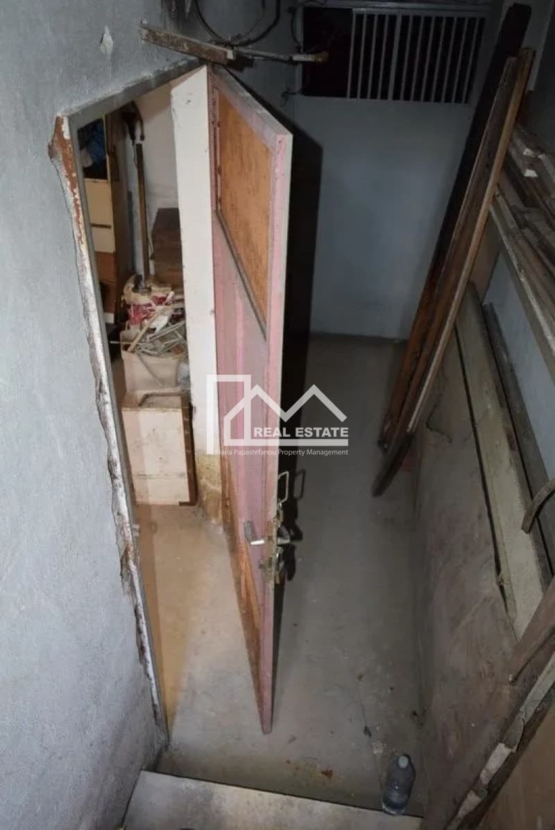 Warehouse in Aretsou, Kalamaria — Photo 4 of 9