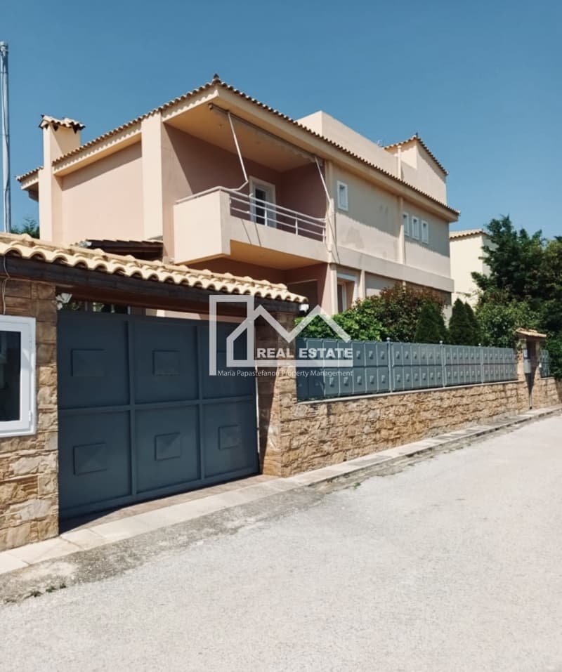House in Kalivia, Kalivia Thorikou — Photo 1 of 6