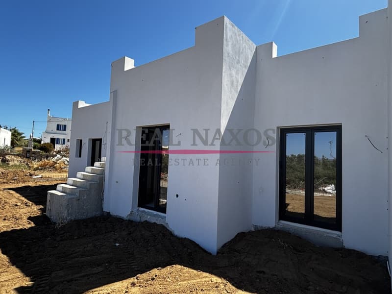 House in Agii Pantes, Naxos — Photo 1 of 26