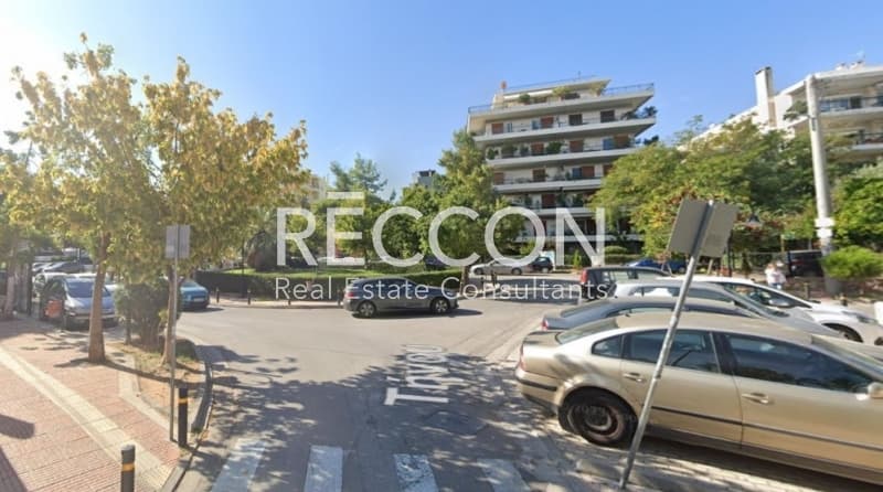 Κατάστημα στην Φανερωμένη, Χολαργός