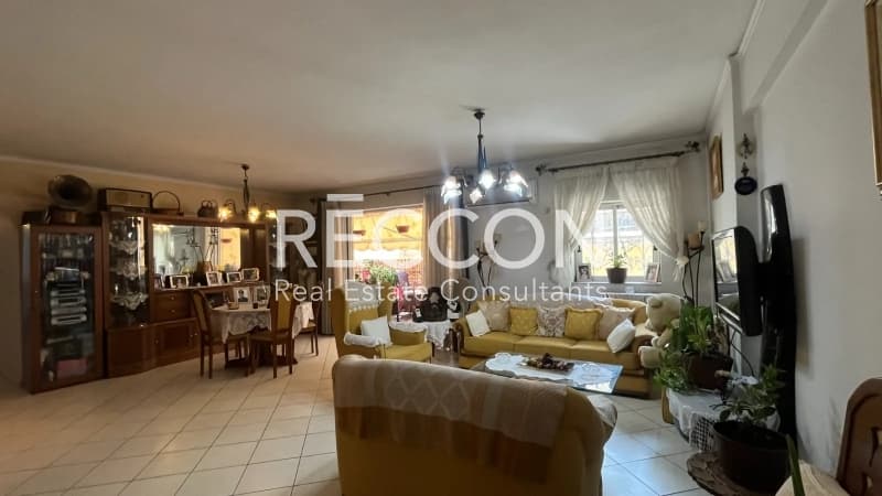 Apartment in akadimia Platonos, Kolonos - Kolokinthous — Photo 1 of 10