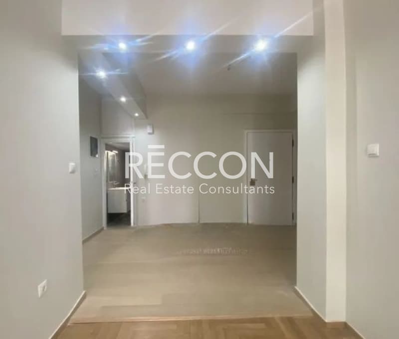 Apartment in Neo Pagkrati, Vironas — Photo 2 of 16