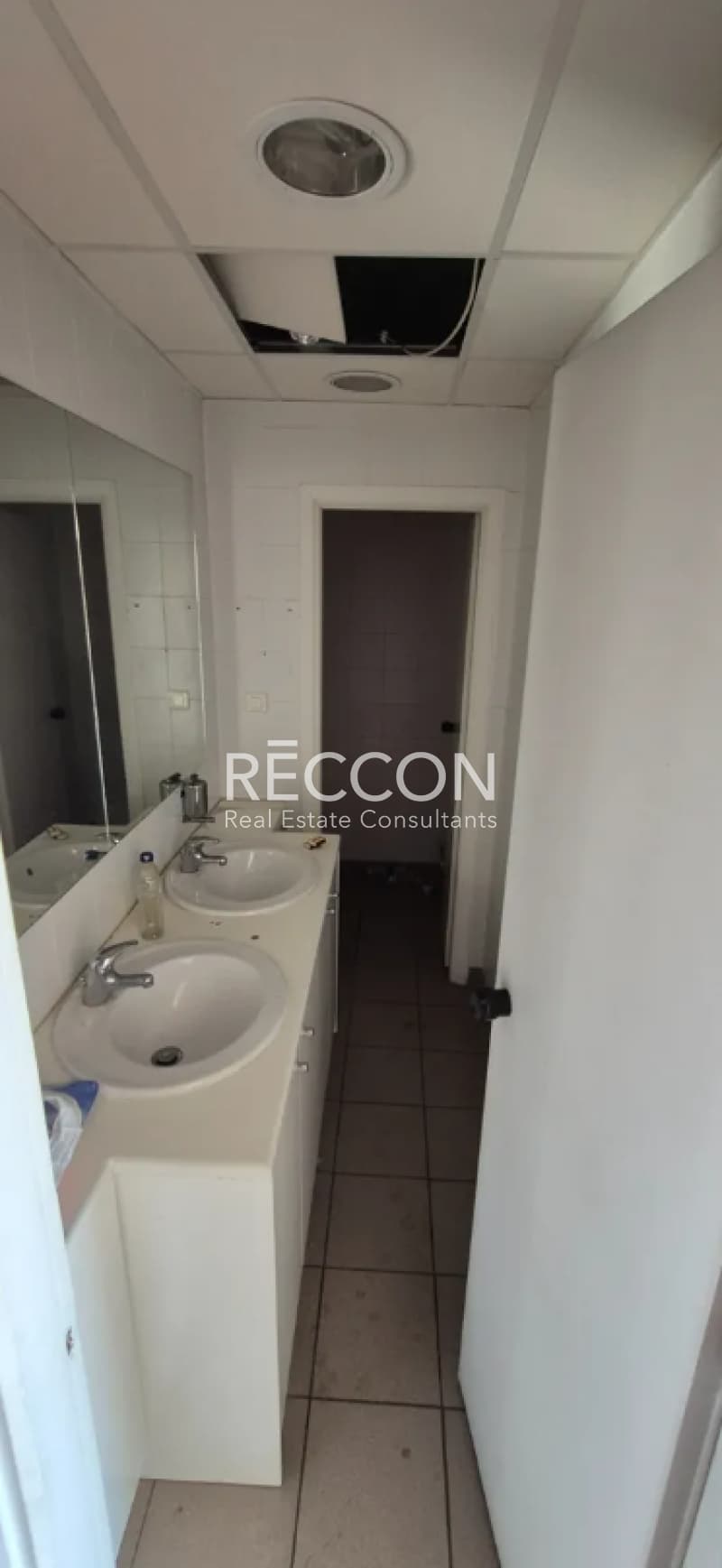 Office in Platia Kanigos, Exarchia - Neapoli — Photo 13 of 25