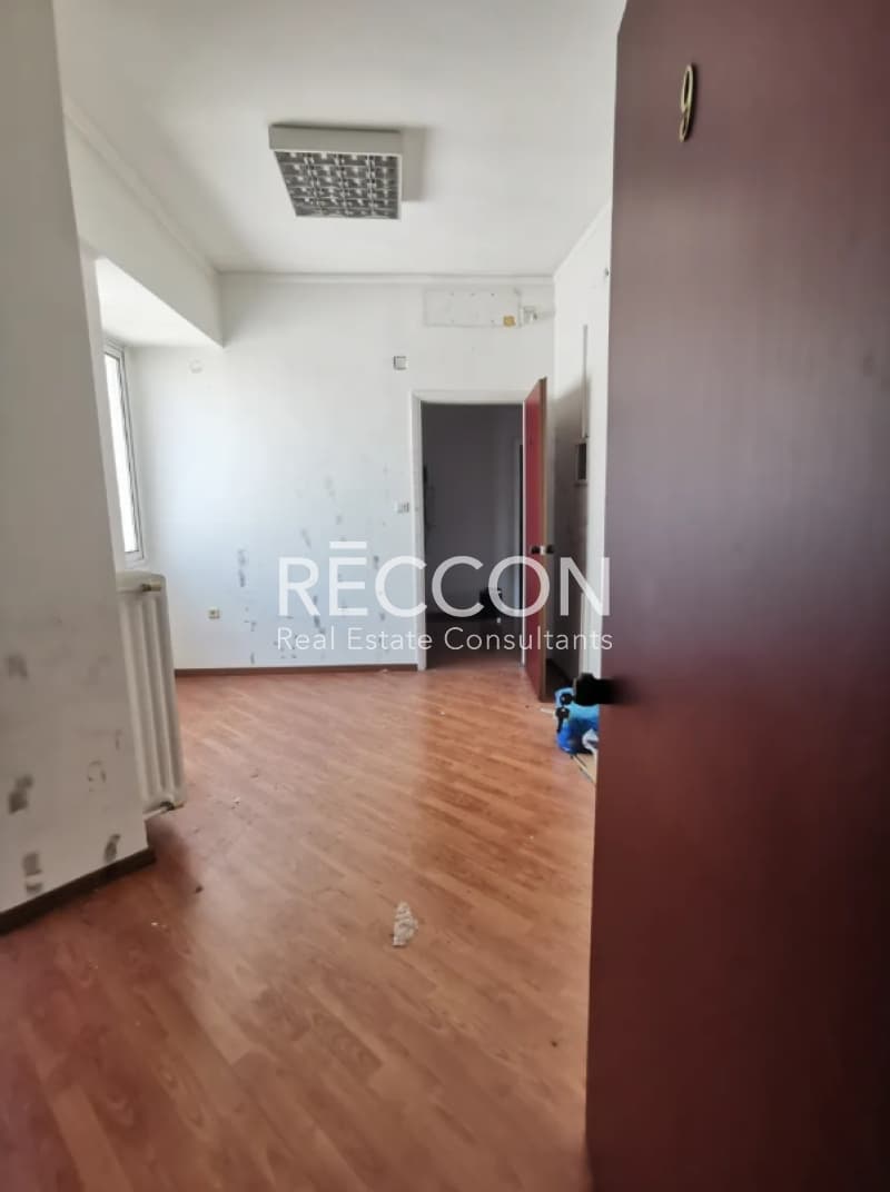 Office in Platia Kanigos, Exarchia - Neapoli — Photo 18 of 25