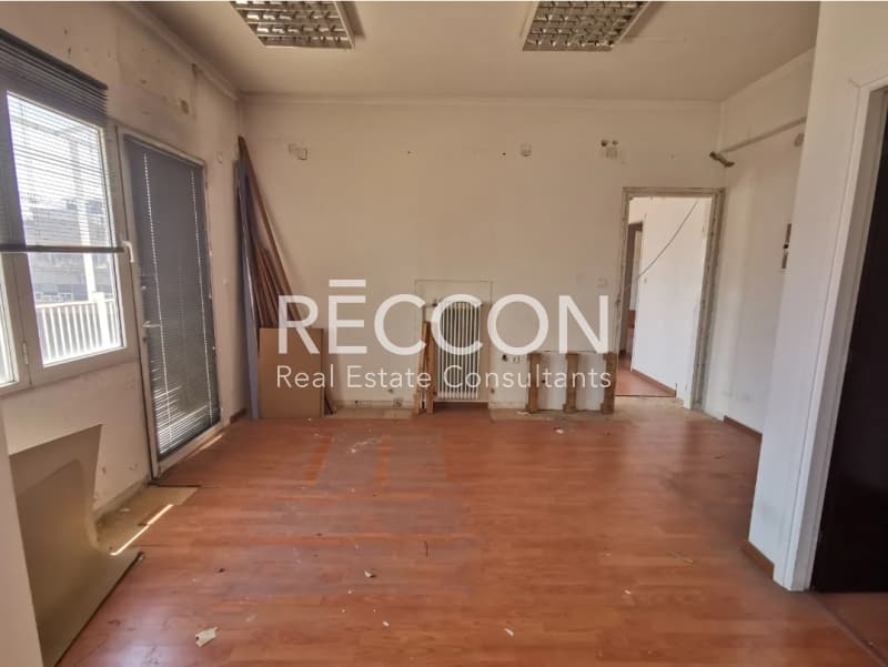Office in Platia Kanigos, Exarchia - Neapoli — Photo 9 of 25