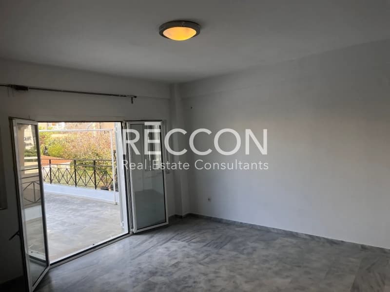 Apartment in Center, Nea Erithraia — Photo 1 of 16