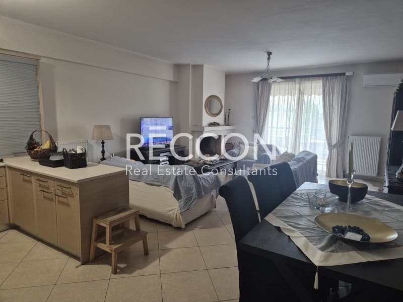 Apartment in Eirini, Nea Ionia — Photo 2 of 14