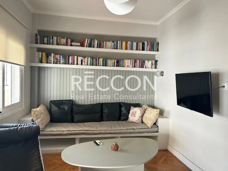Apartment in Platia Kanigos, Exarchia - Neapoli — Photo 1 of 13