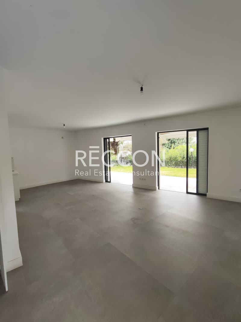 Apartment in Center, Vouliagmeni — Photo 5 of 20