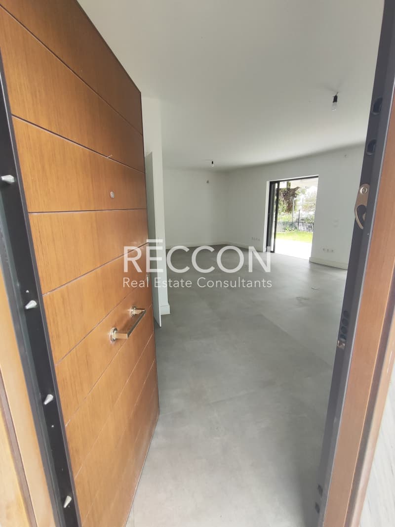 Apartment in Center, Vouliagmeni — Photo 11 of 20