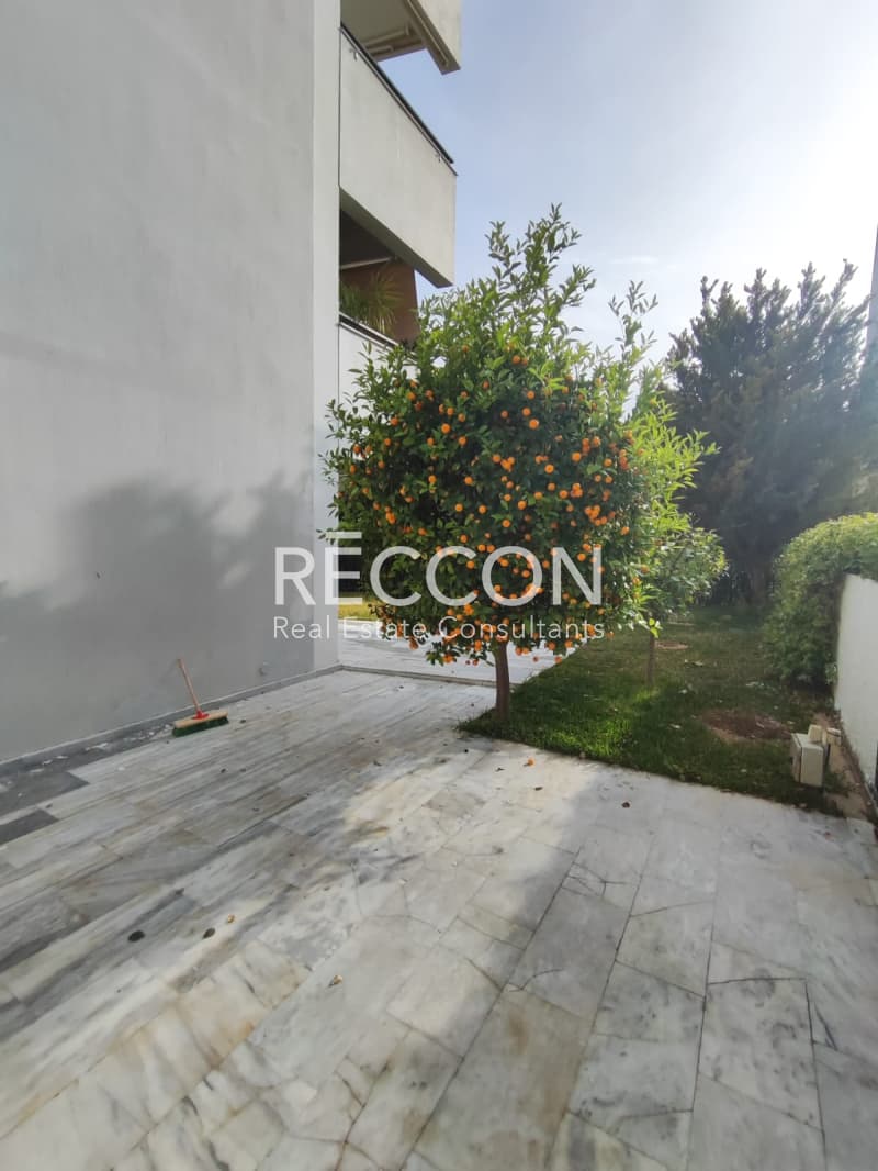Apartment in Center, Vouliagmeni — Photo 3 of 20