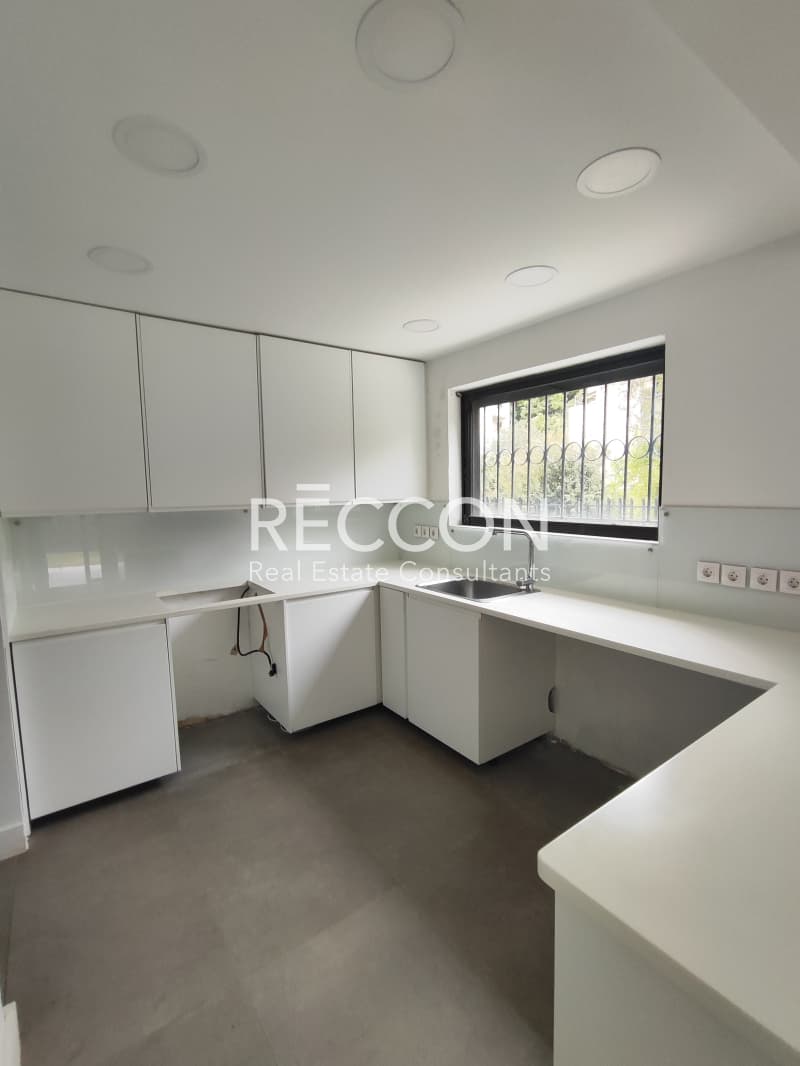 Apartment in Center, Vouliagmeni — Photo 12 of 20