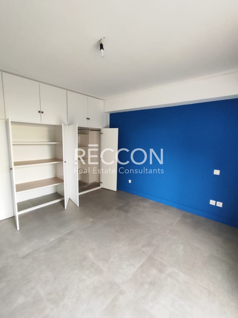 Apartment in Center, Vouliagmeni — Photo 19 of 20