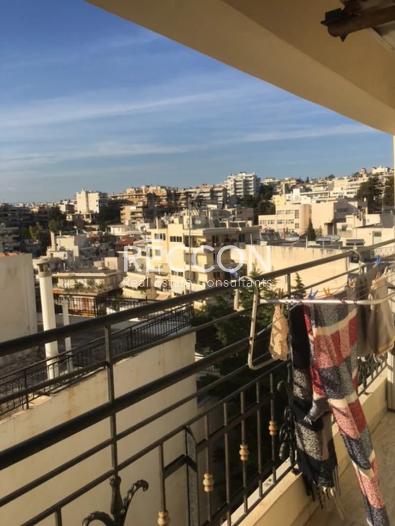 Apartment in Kareas, Vironas — Photo 4 of 11