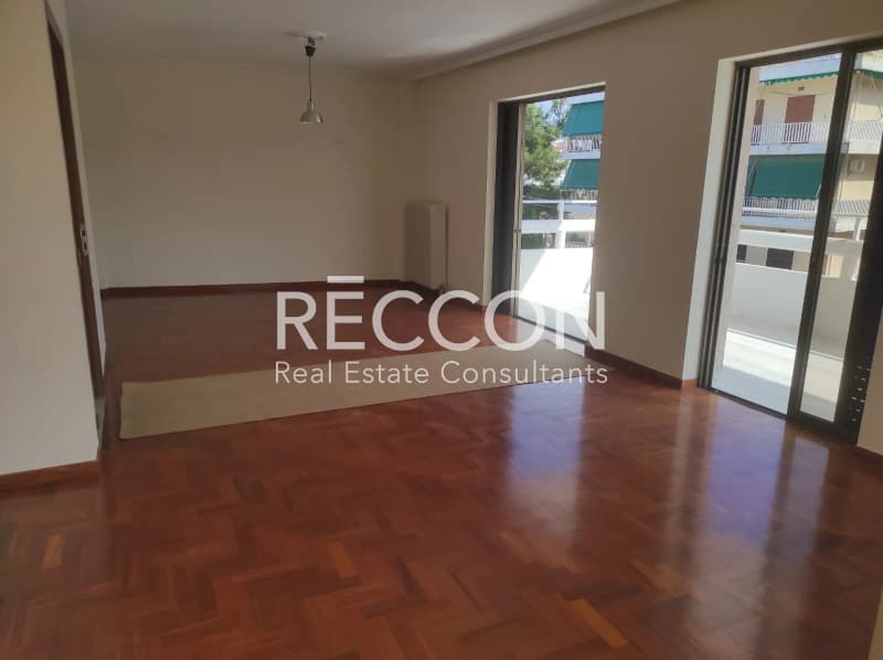 Apartment in Rizareios, Chalandri — Photo 1 of 5