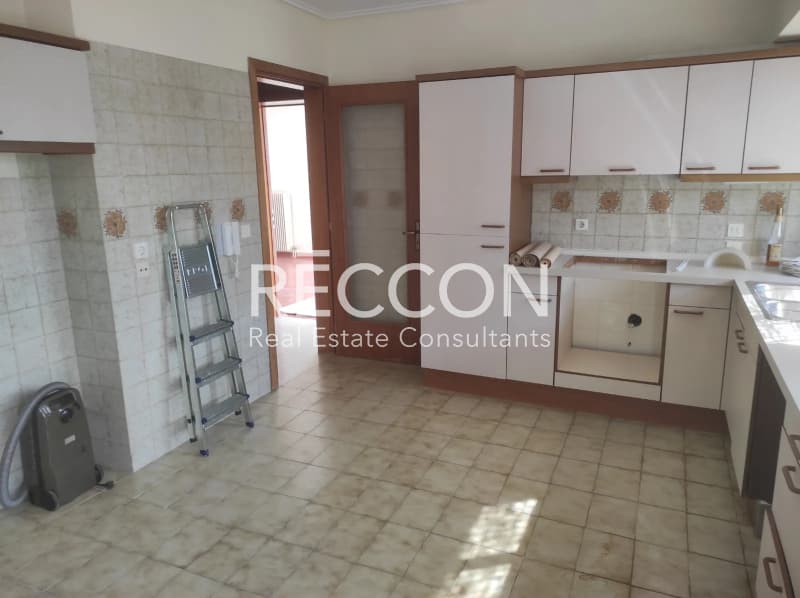 Apartment in Rizareios, Chalandri — Photo 2 of 5