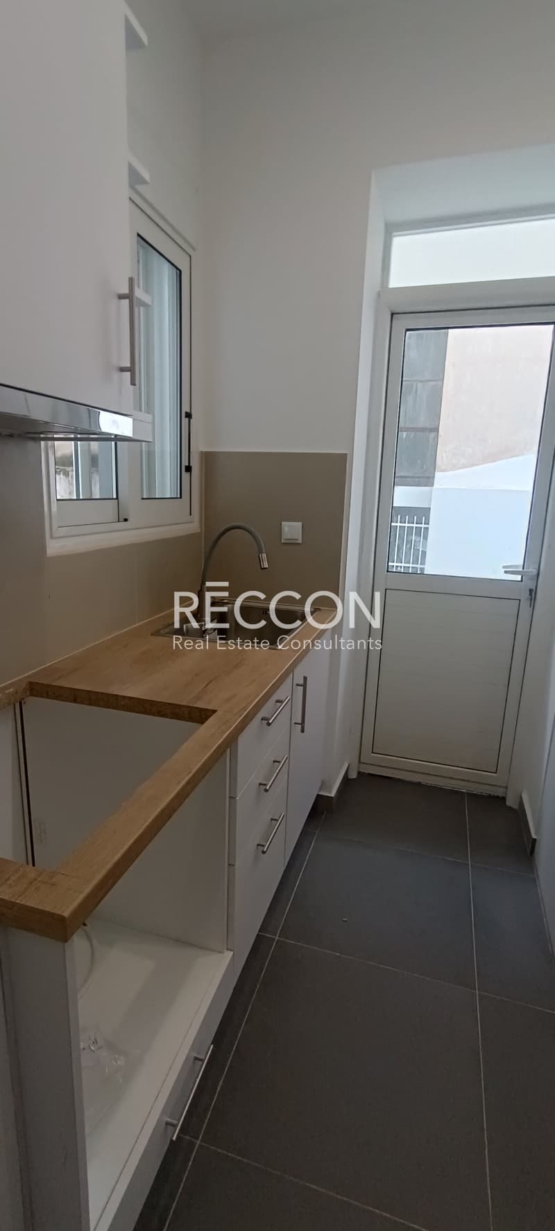 Apartment in Fokionos Negri, Kipseli — Photo 9 of 11