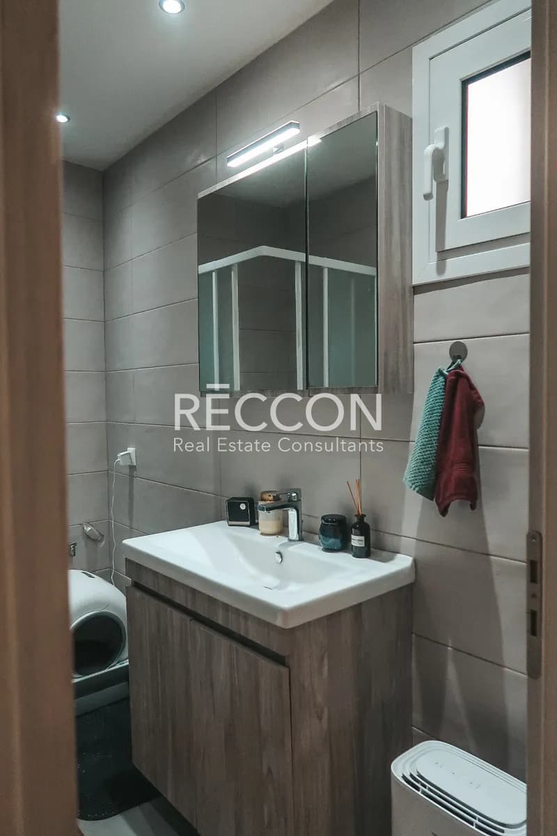 Apartment in Zoodochos Pigi, Vironas — Photo 19 of 25