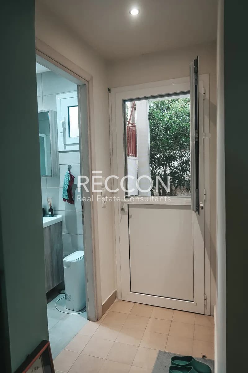 Apartment in Zoodochos Pigi, Vironas — Photo 12 of 25