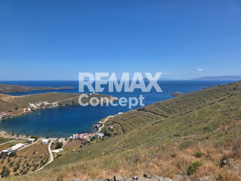 Parcel in Main town - Chora, Kythnos — Photo 1 of 9