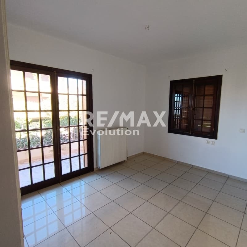 Apartment in Saronida, Saronida — Photo 1 of 17