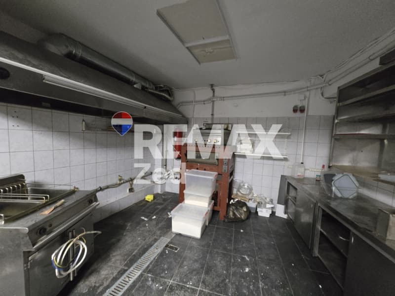 Retail Store in Center, Chalandri — Photo 15 of 15