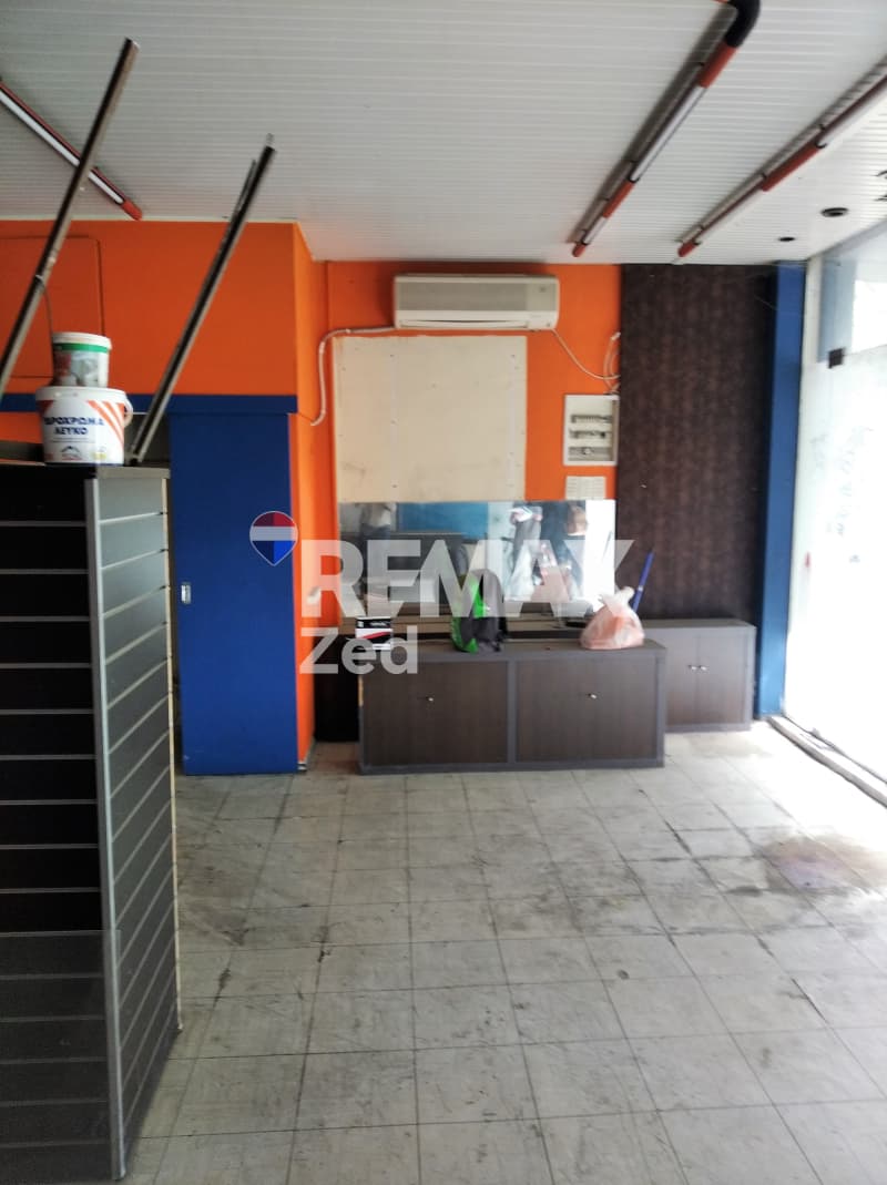 Retail Store in Mparoutadiko, Aigaleo — Photo 1 of 6