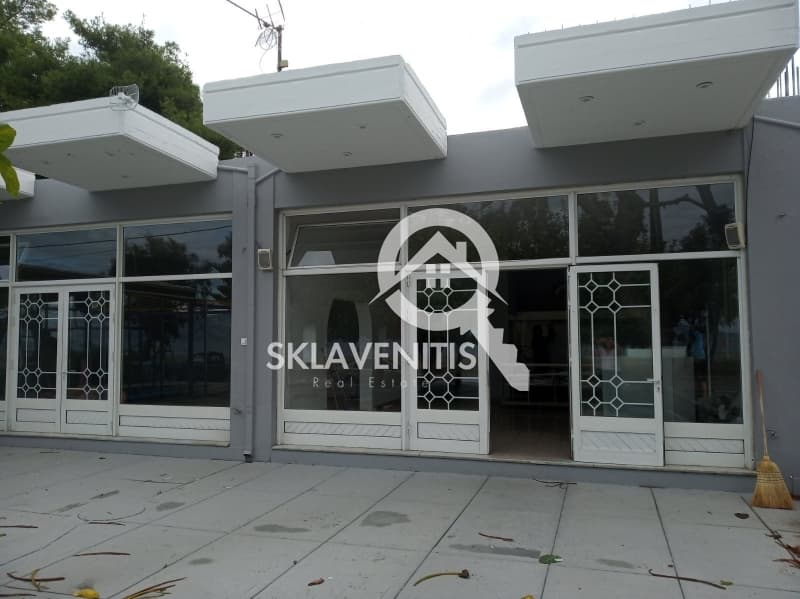 Αίθουσα Εκδηλώσεων στην Πευκί, Αρτεμίσιο — Φωτογραφία 1 από 5