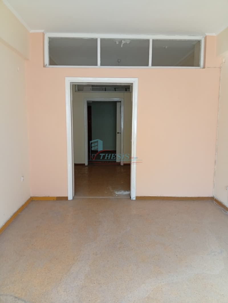 Office in Platia Kanigos, Exarchia - Neapoli — Photo 1 of 14