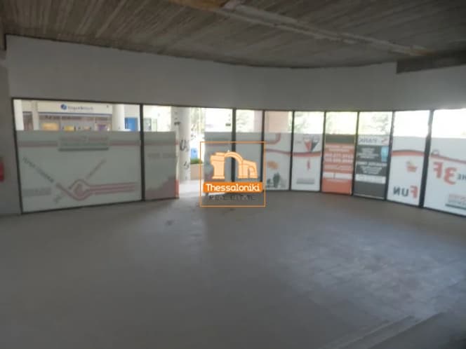 Retail Store in Center, Oreokastro — Photo 2 of 2
