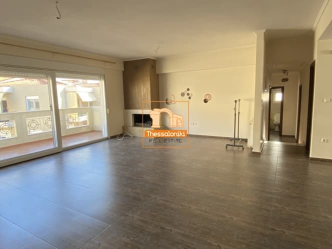Apartment in Center, Oreokastro — Photo 1 of 25