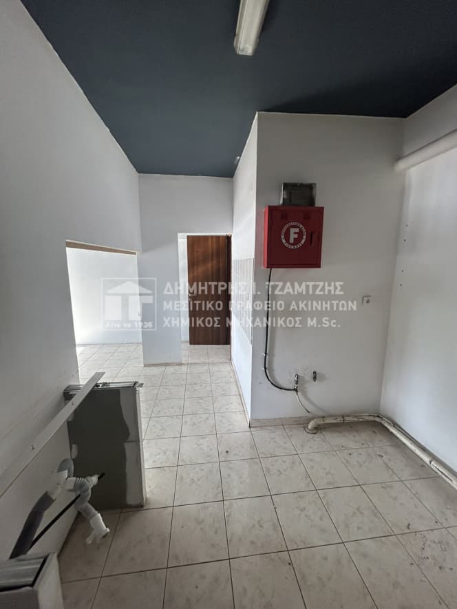 Κατάστημα στην Νέες Παγάσες, Βόλος — Φωτογραφία 4 από 15